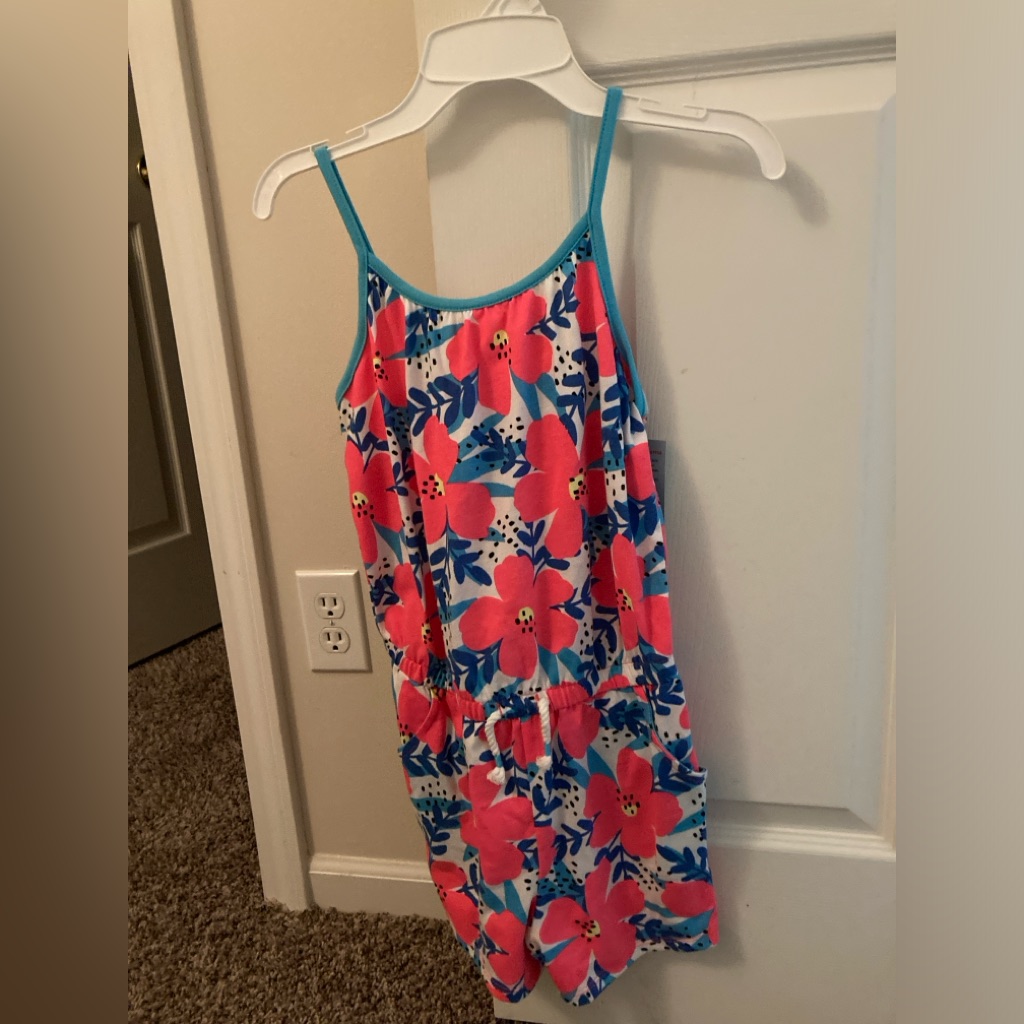 Nwt Girls Cat And Jack Size 7/8 Romper.